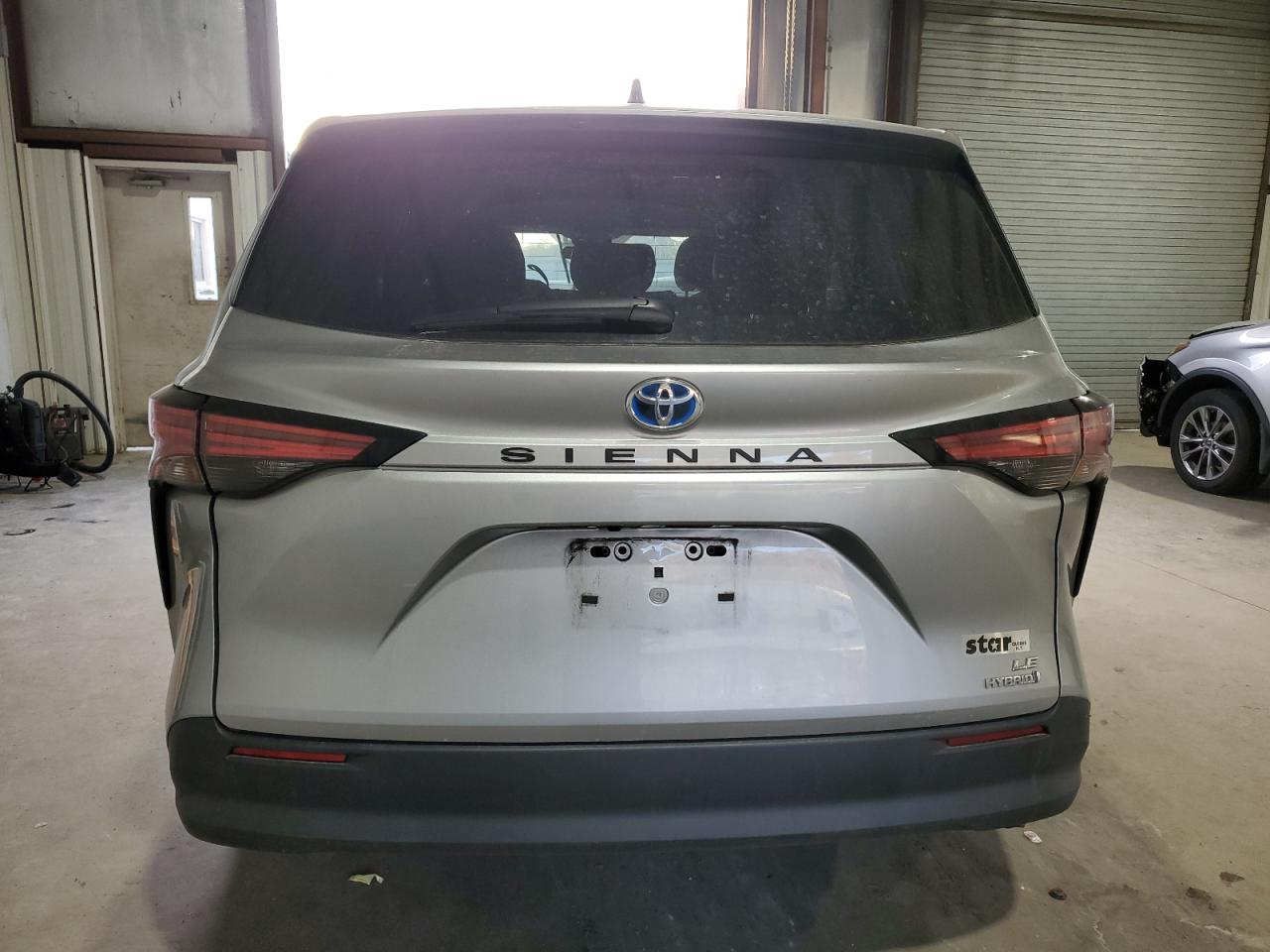2022 Toyota Sienna - Image 6