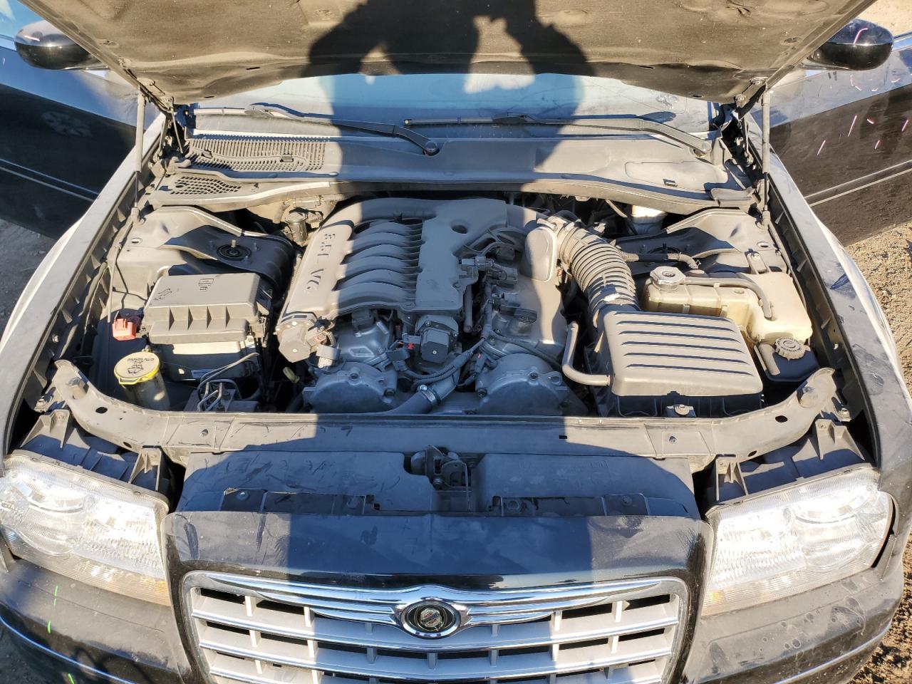2005 Chrysler 300 - Image 11