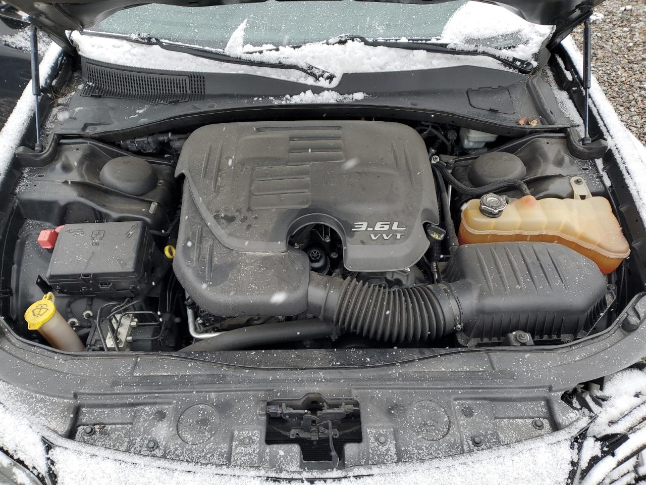 2013 Chrysler 300 - Image 11
