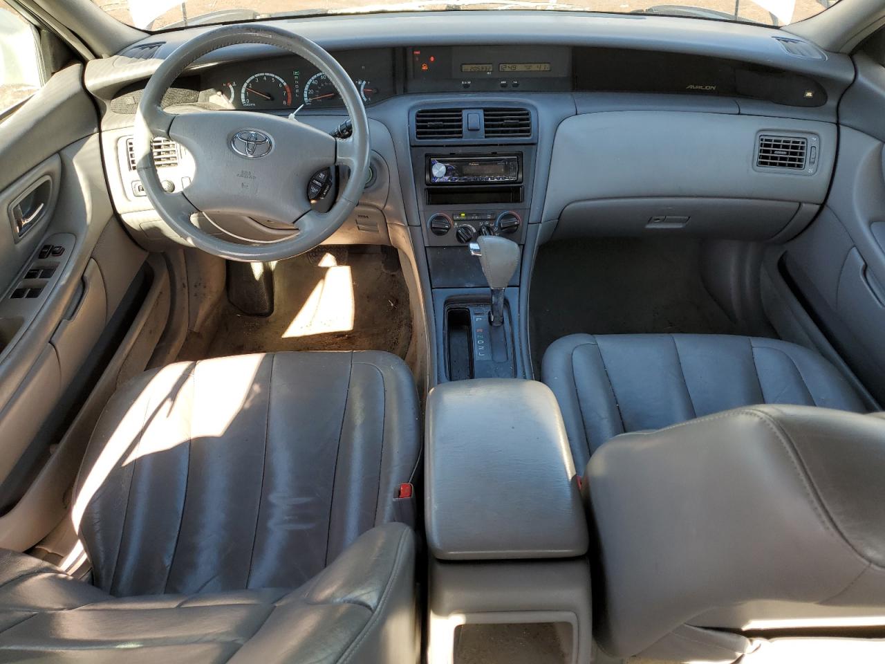 2002 Toyota Avalon - Image 8