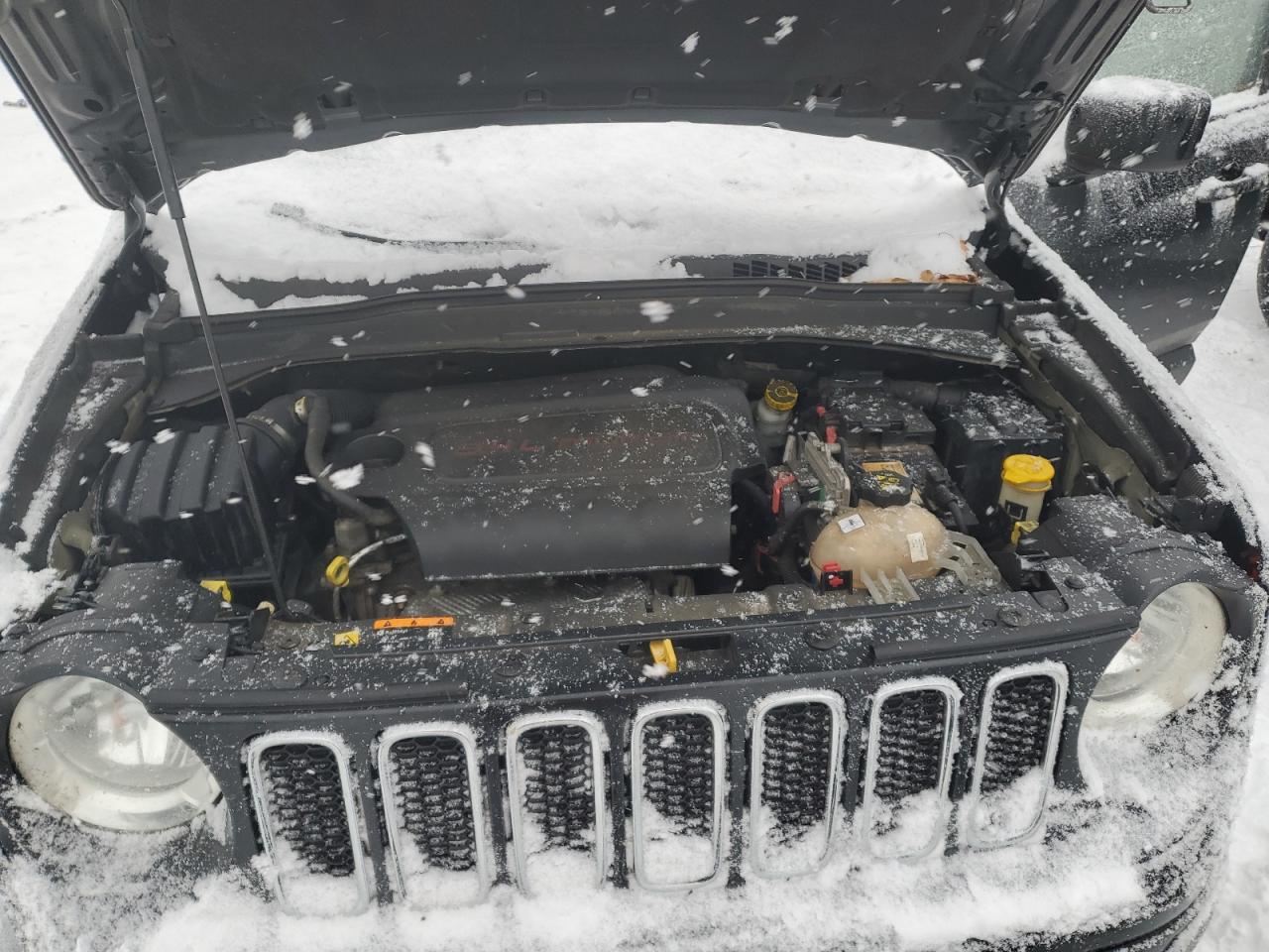 2016 Jeep Renegade - Image 12