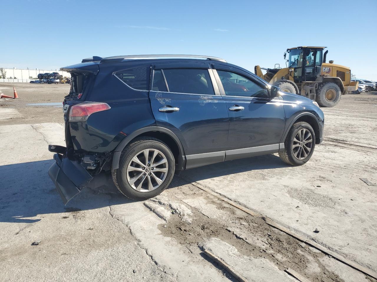 2017 Toyota RAV 4 - Image 3