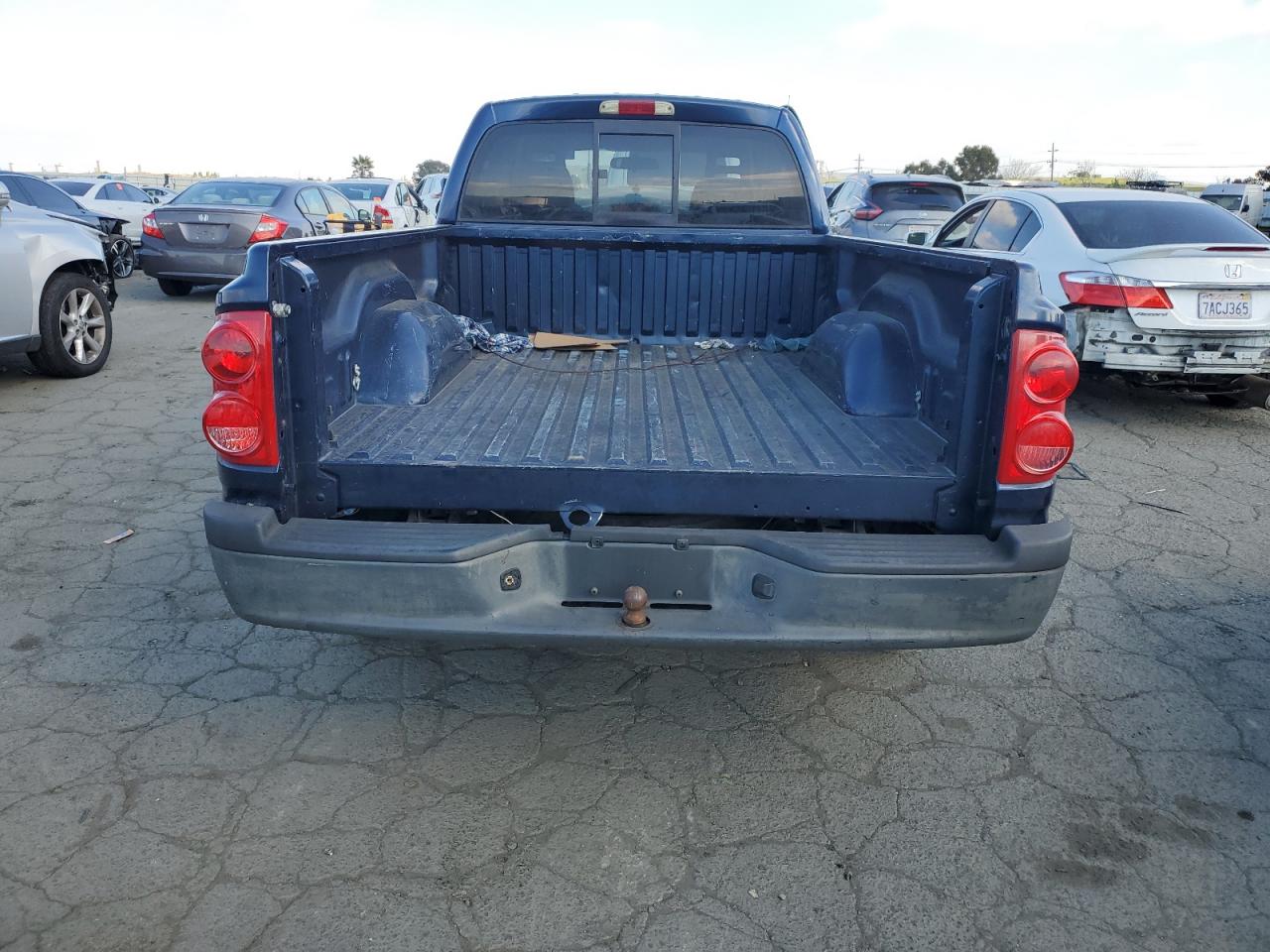 2005 Dodge Dakota - Image 6