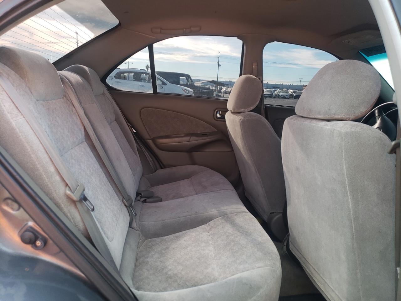 2001 Nissan Sentra - Image 10
