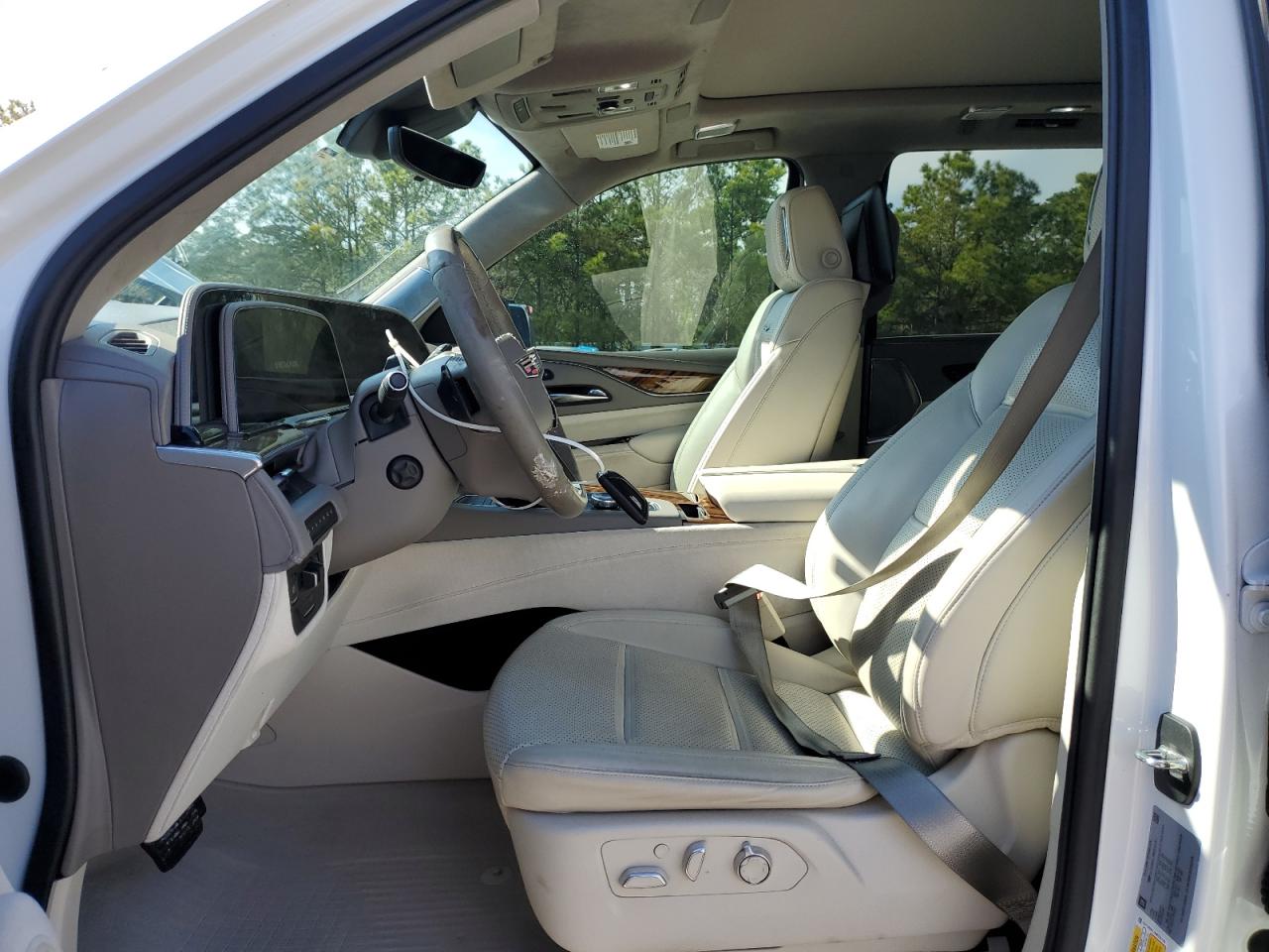 2021 Cadillac Escalade - Image 7