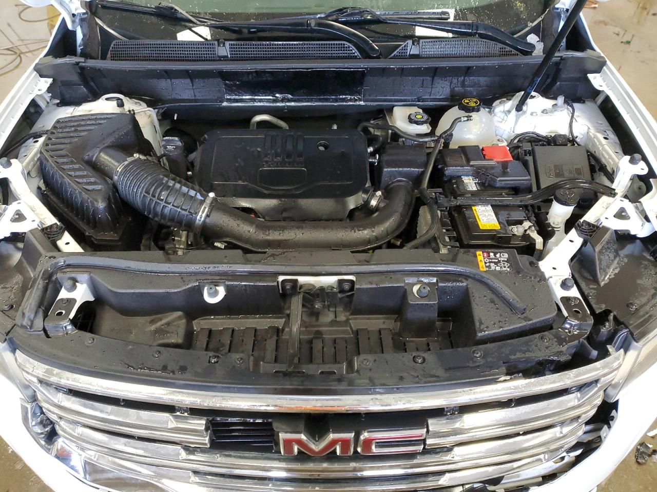 2021 GMC Acadia - Image 12