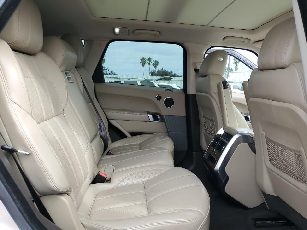 2016 Land Rover Range Rover - Image 11