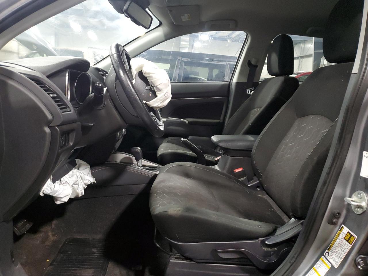2020 Mitsubishi Outlander - Image 7
