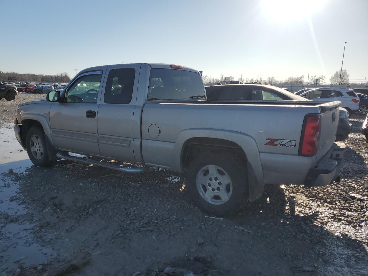2007 Chevrolet Silverado - Image 2