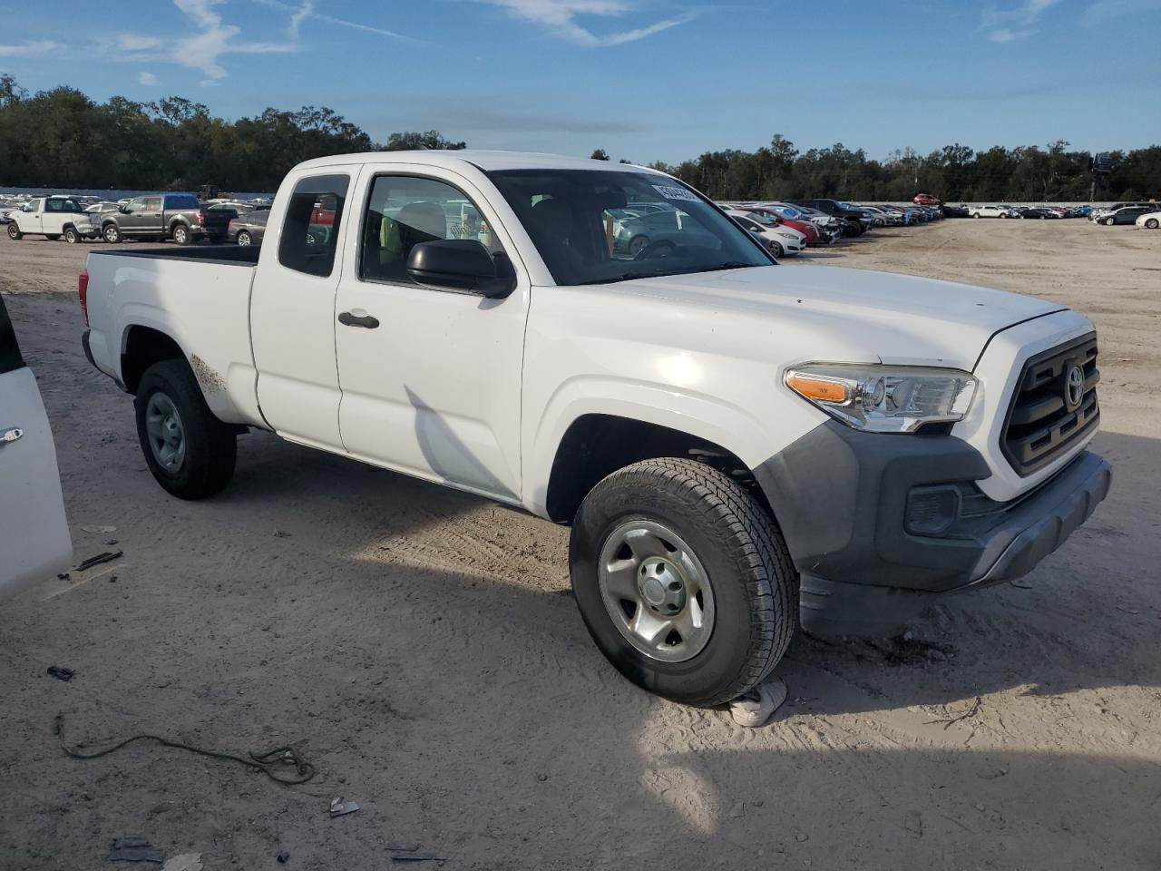 2016 Toyota Tacoma - Image 4