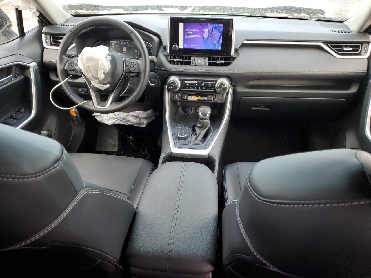 2023 Toyota RAV 4 - Image 8