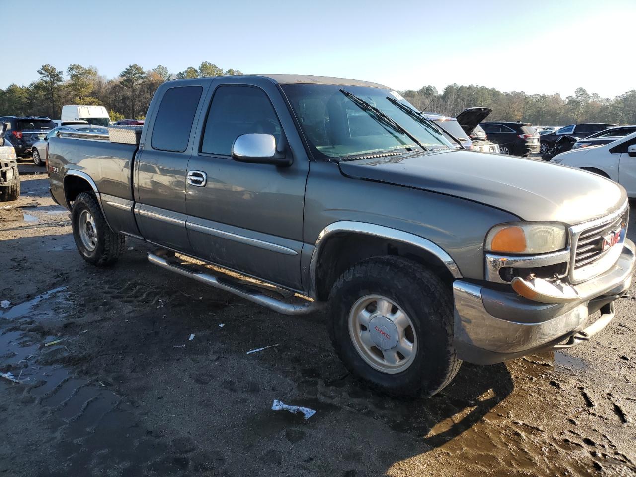 2002 GMC Sierra - Image 4
