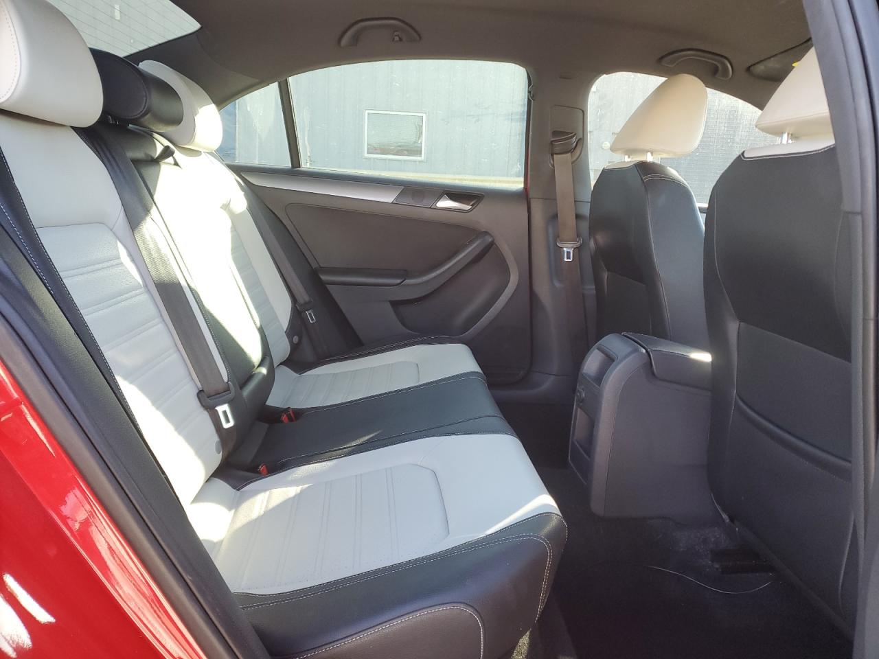 2016 Volkswagen Jetta - Image 10