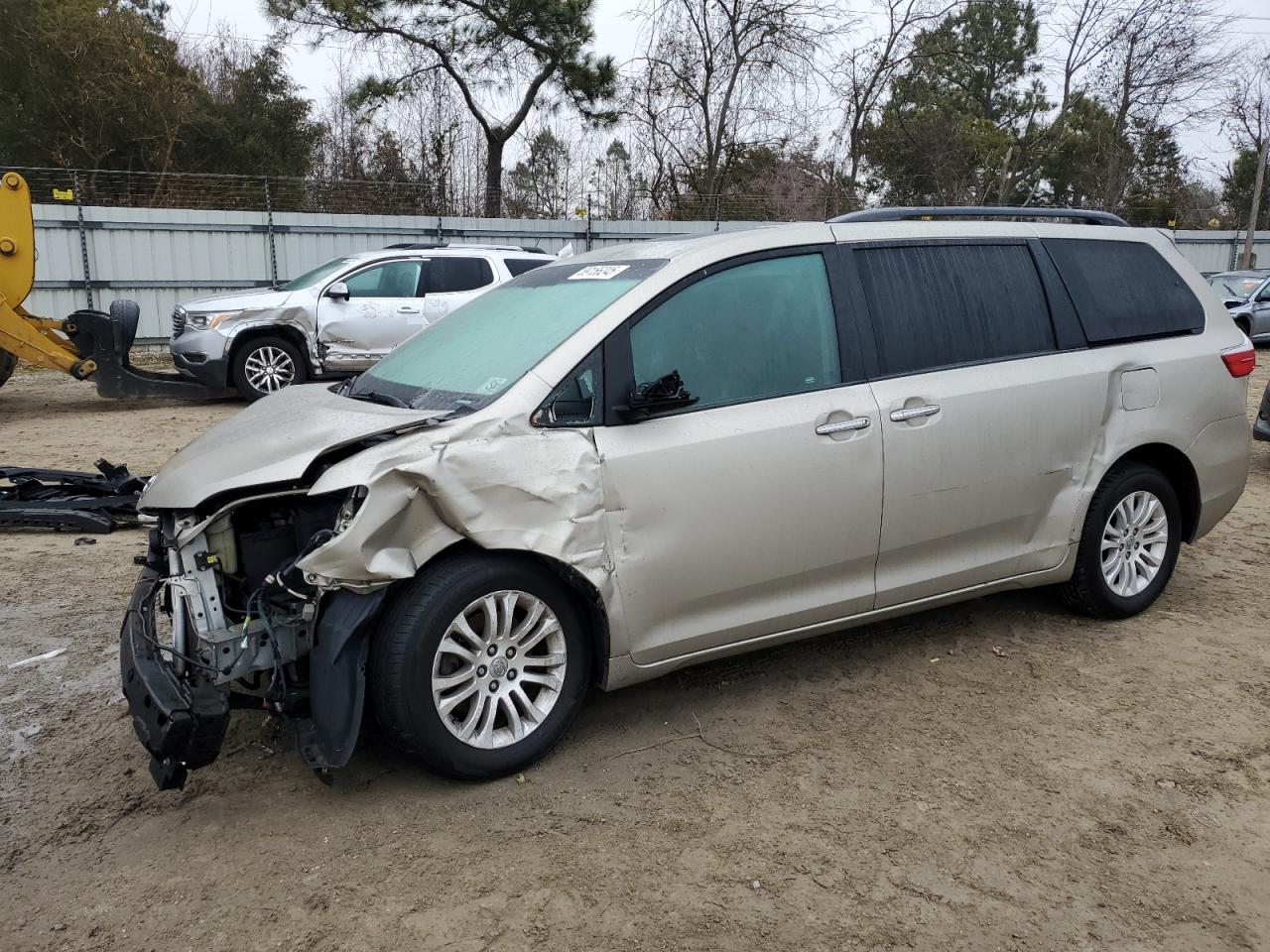 2017 Toyota Sienna - Image 1
