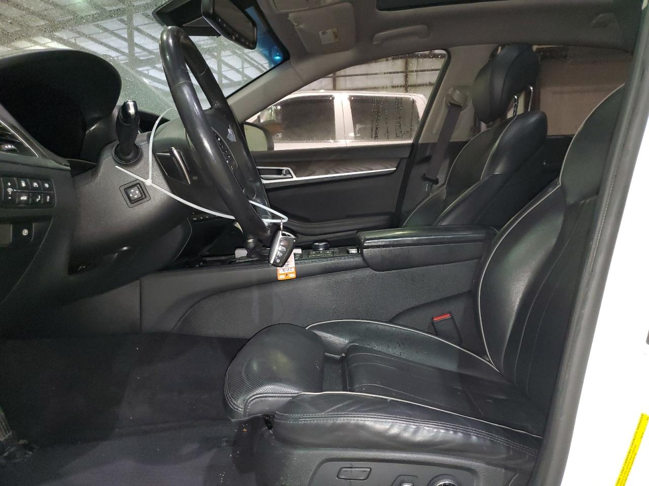 2015 Hyundai Genesis - Image 7