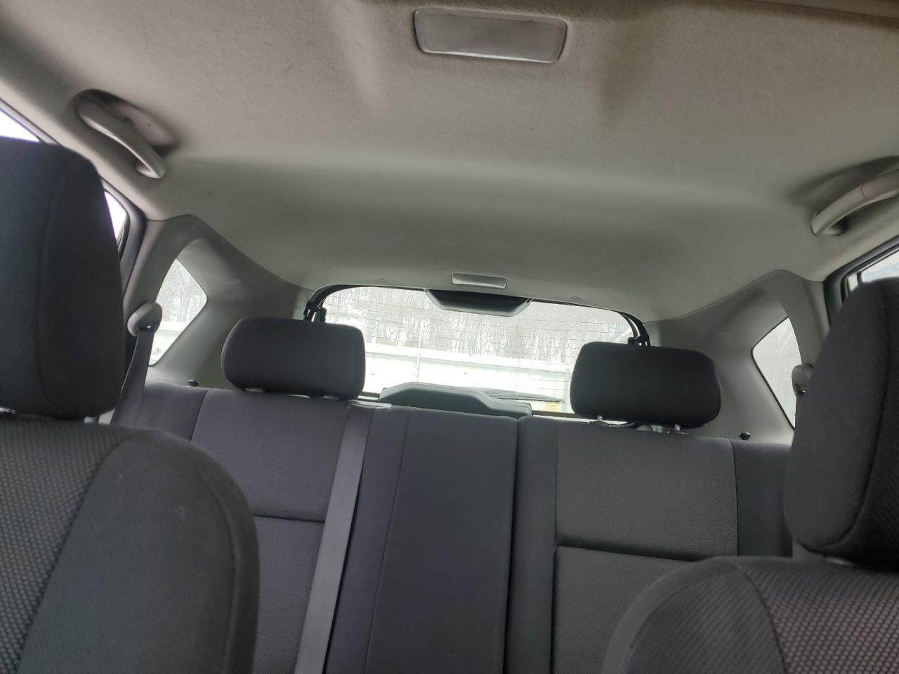 2004 Pontiac Vibe - Image 10