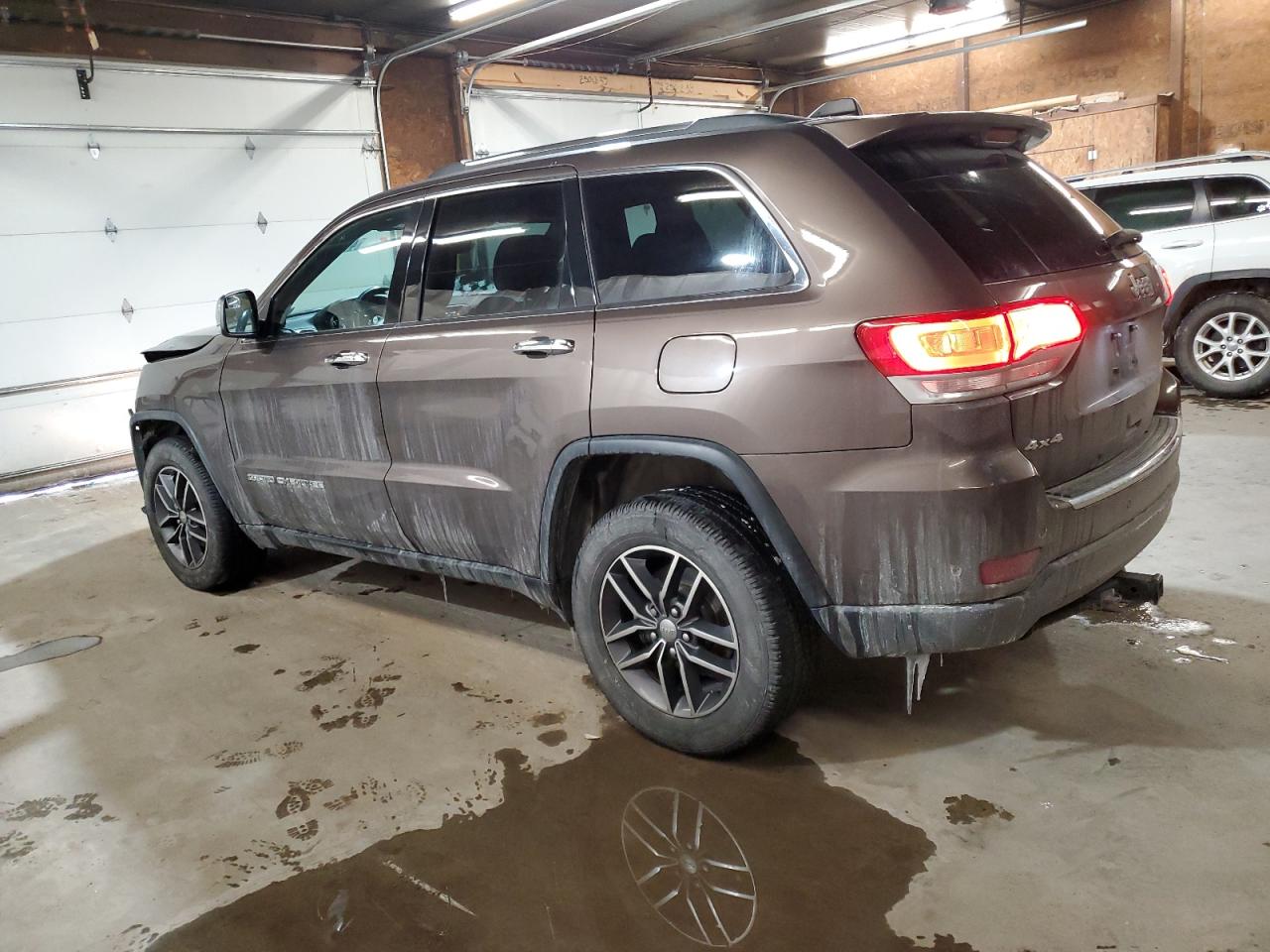 2018 Jeep Grand Cherokee - Image 2