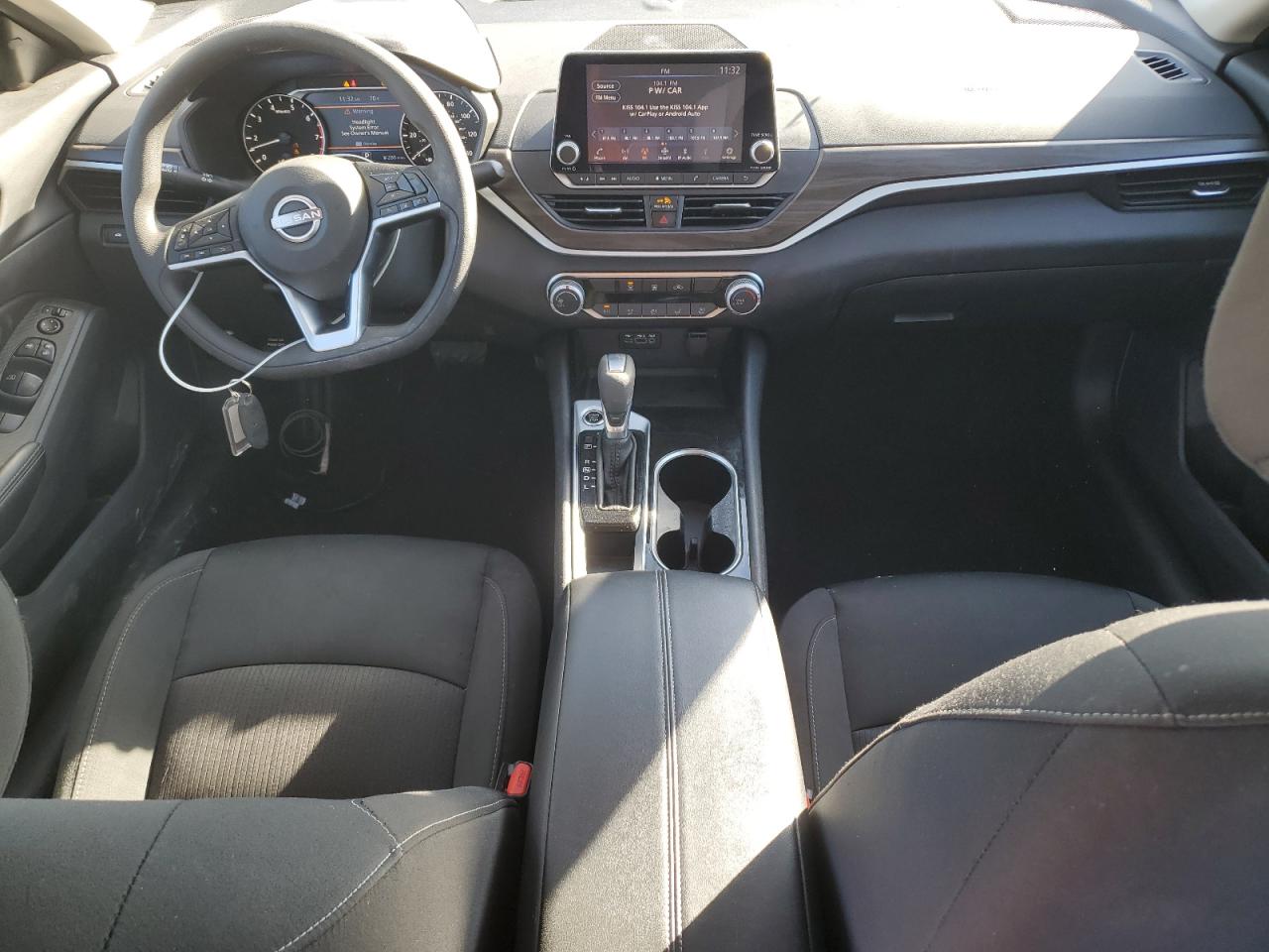 2024 Nissan Altima - Image 8