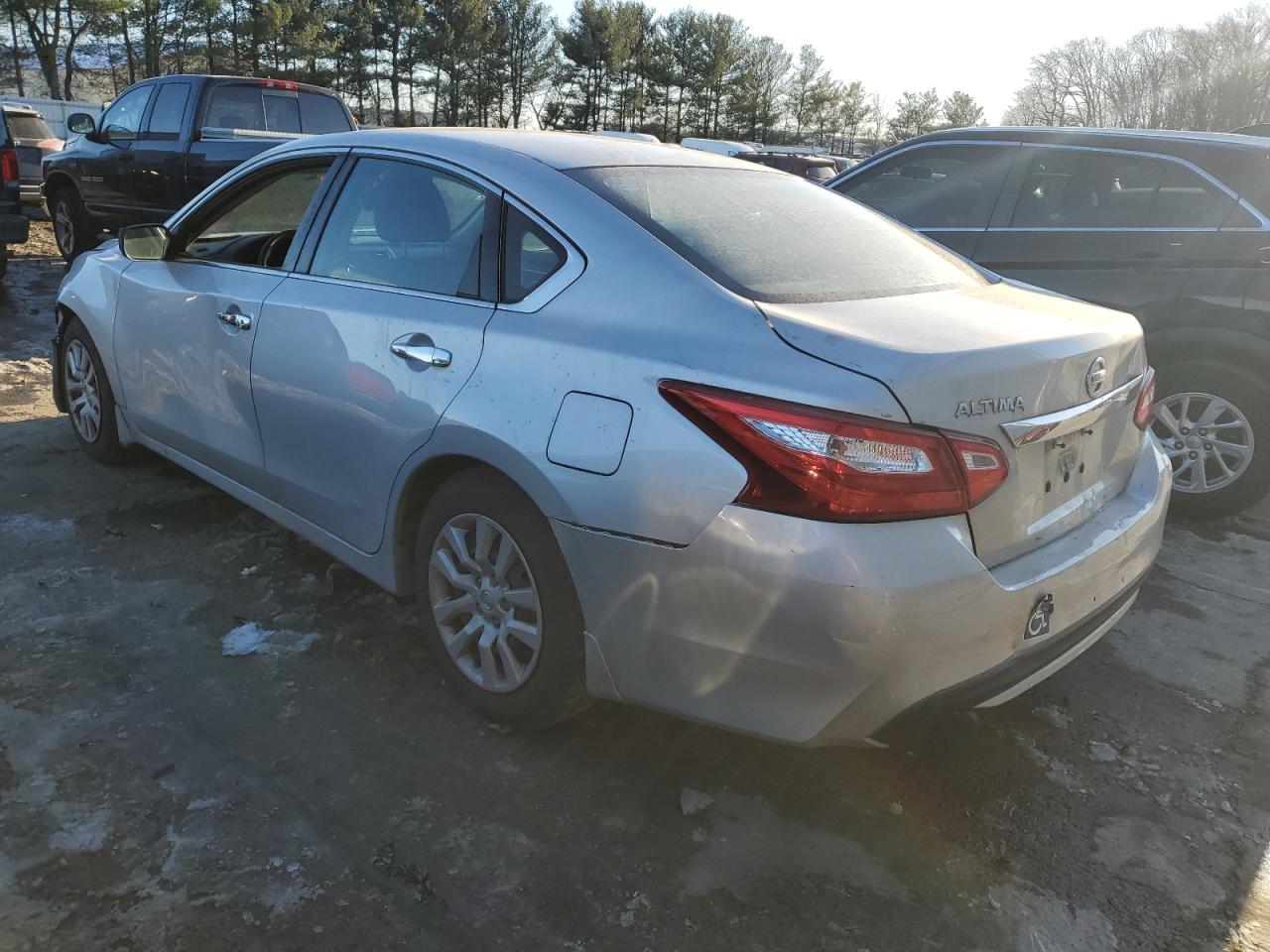 2017 Nissan Altima - Image 2