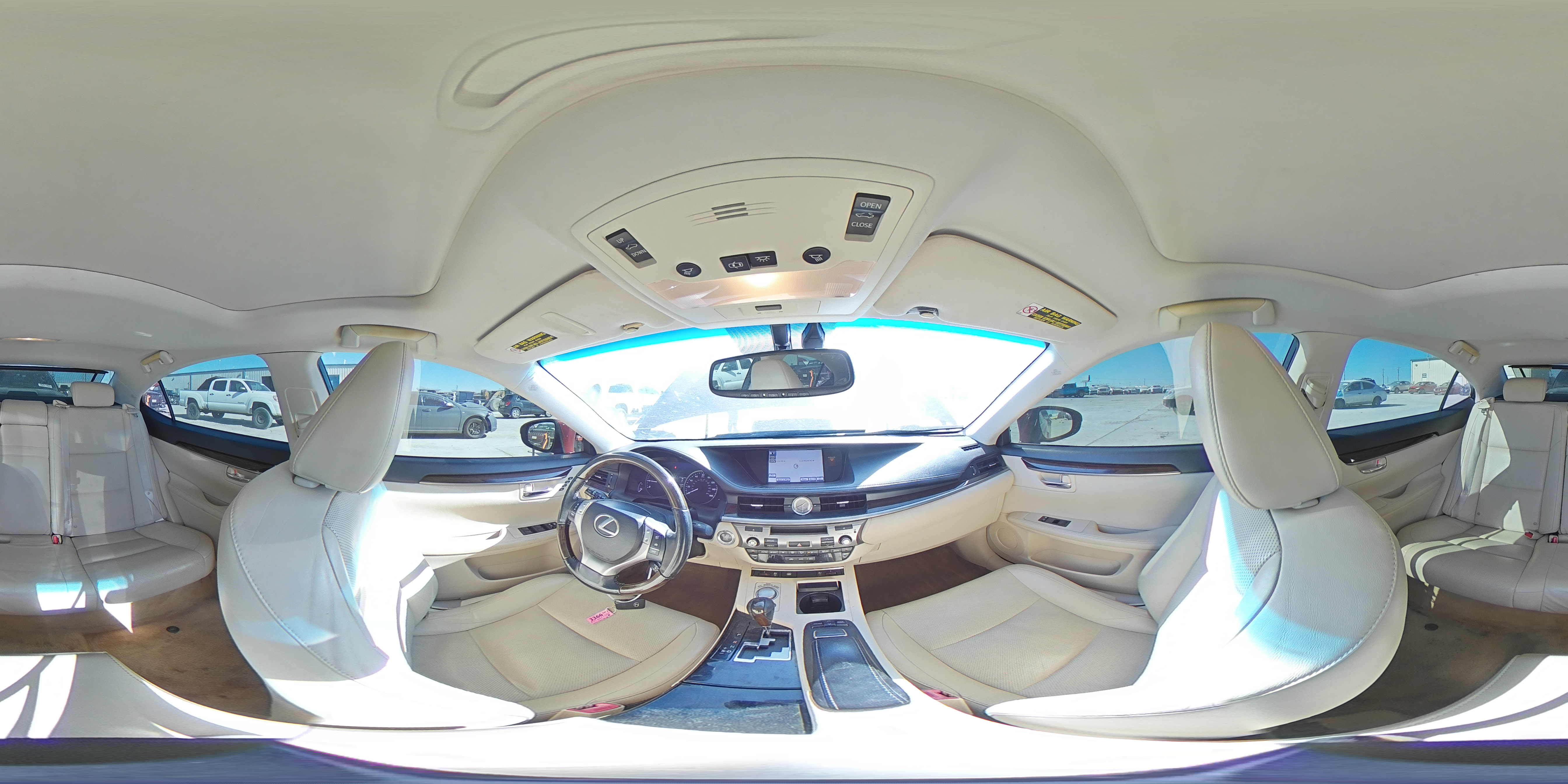 2013 Lexus ES - Image 14