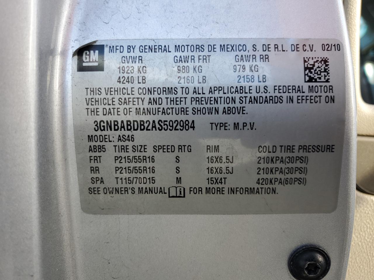 2010 Chevrolet HHR - Image 12