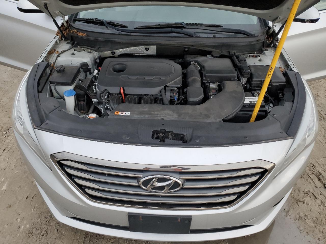 2016 Hyundai Sonata - Image 11