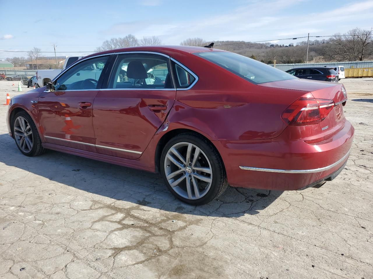 2017 Volkswagen Passat - Image 2