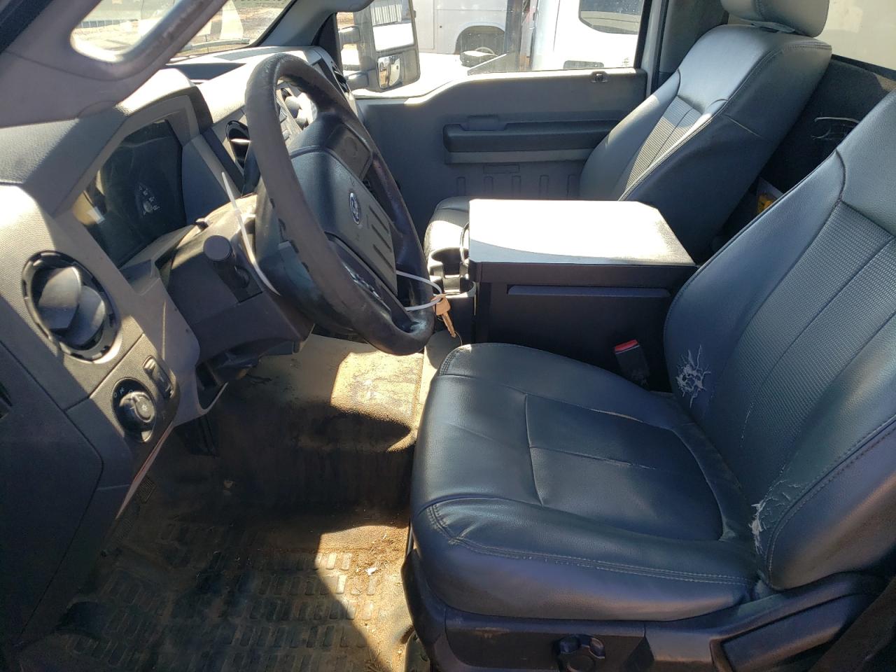 2013 Ford F450 - Image 7
