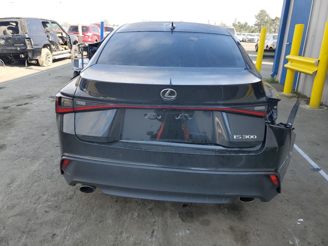 2023 Lexus IS - Image 6