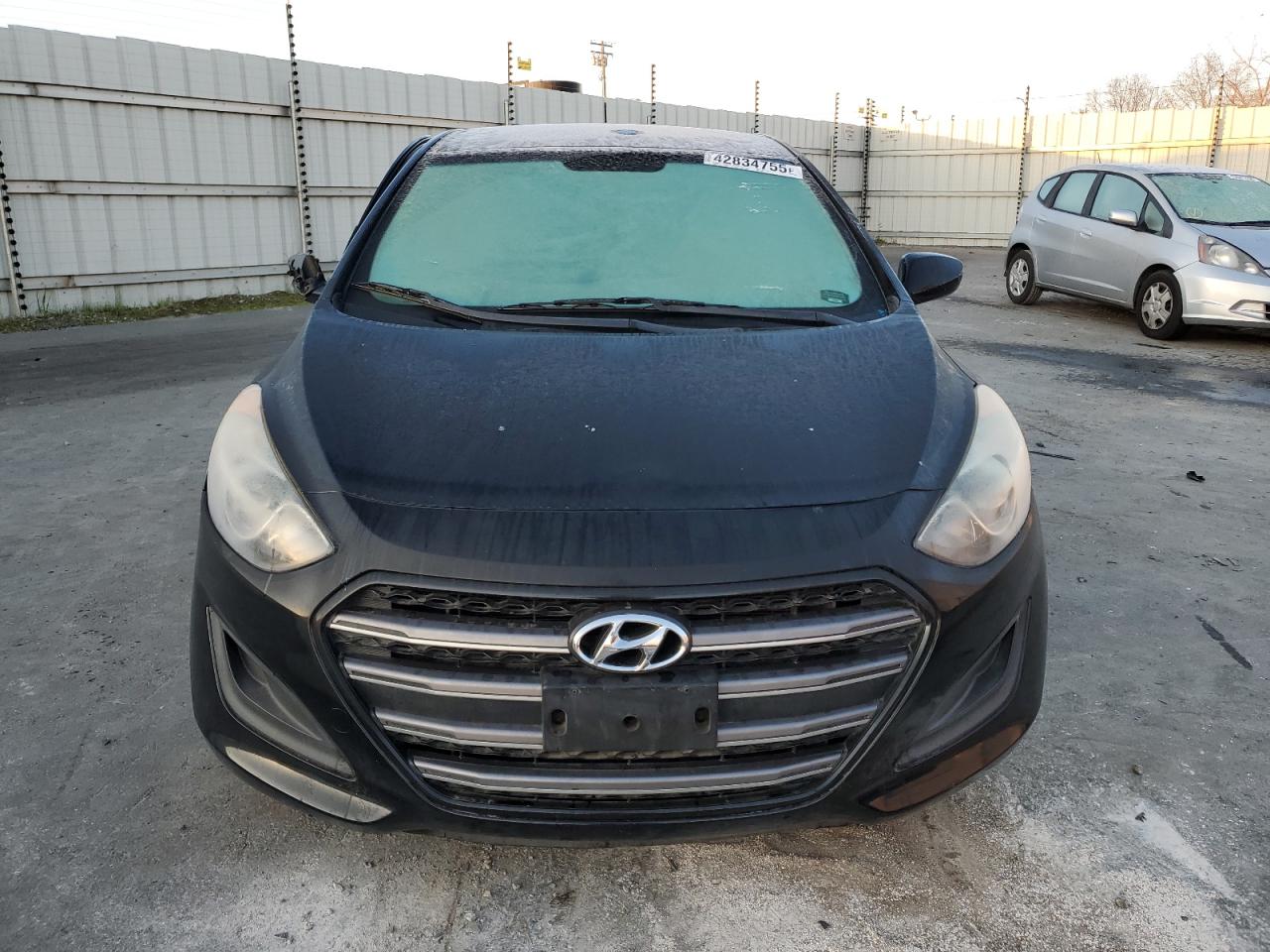2016 Hyundai Elantra - Image 5