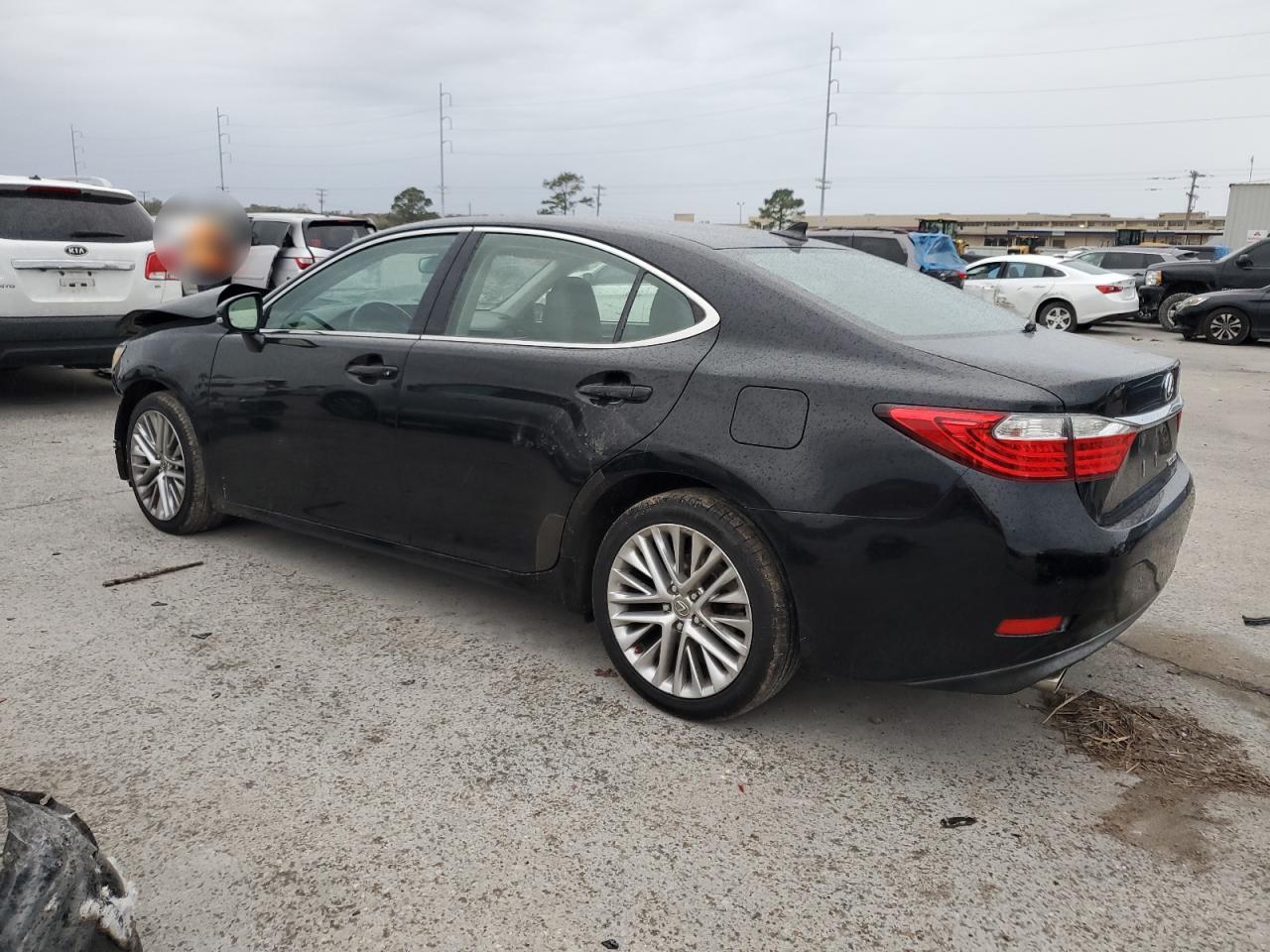 2013 Lexus ES - Image 2