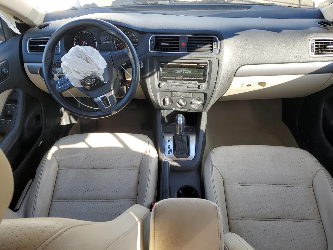2014 Volkswagen Jetta - Image 8