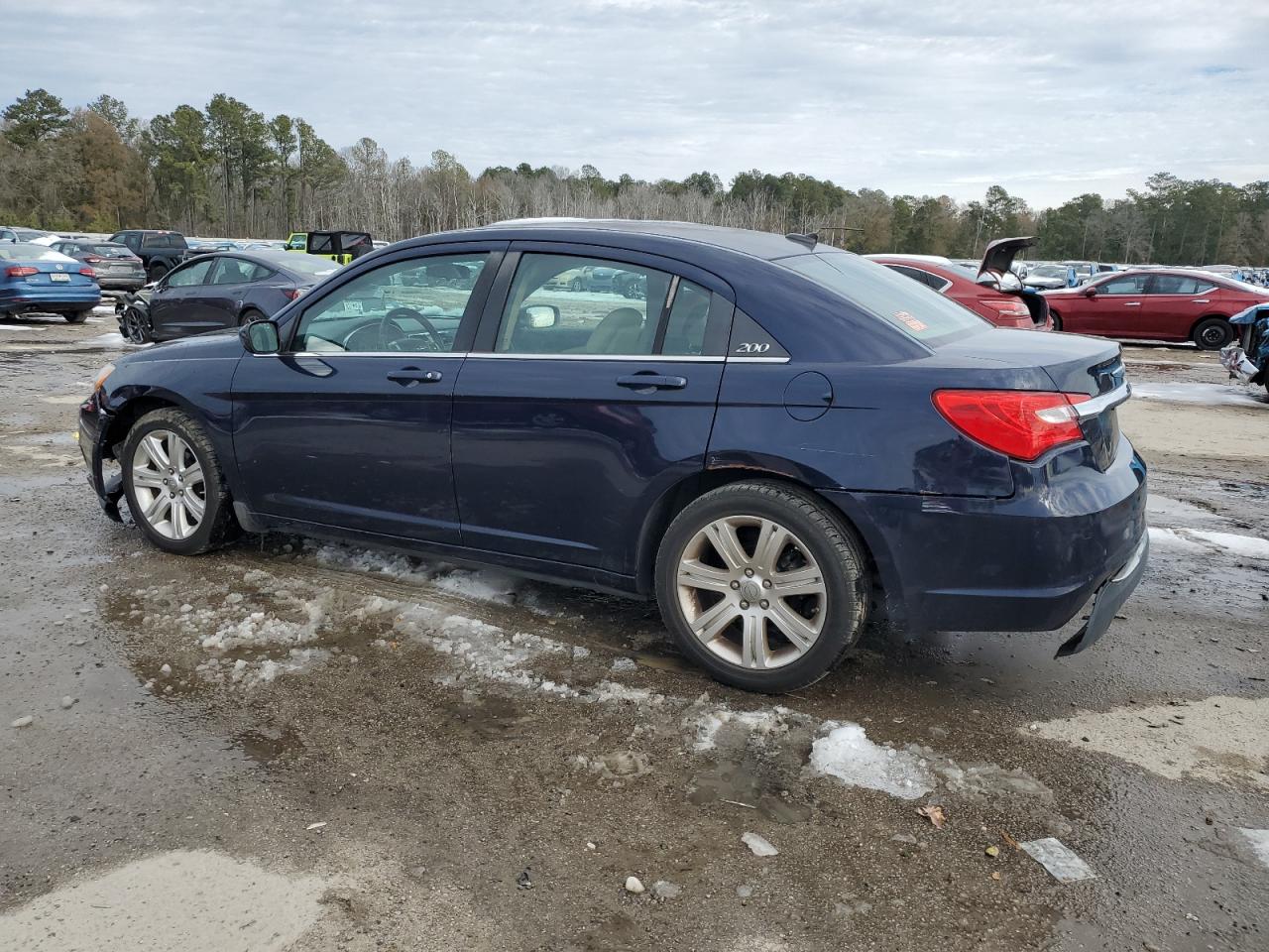 2013 Chrysler 200 - Image 2