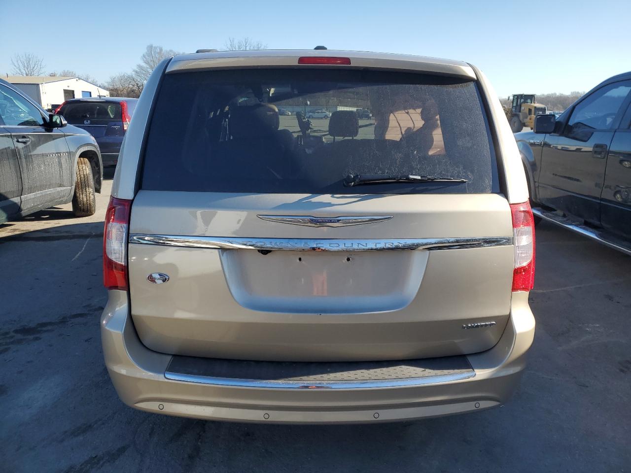 2012 Chrysler Town & Country - Image 6