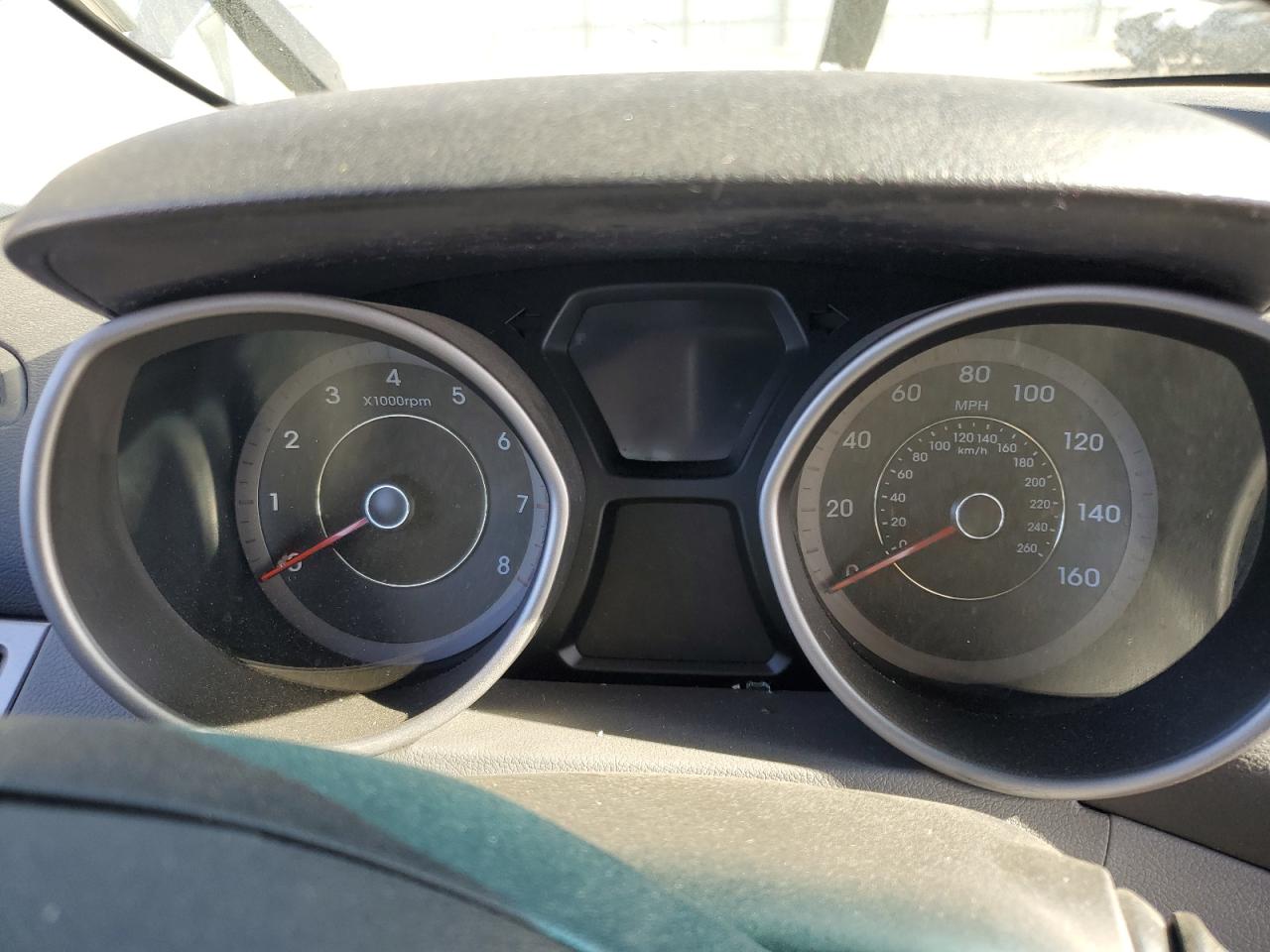 2013 Hyundai Elantra - Image 9
