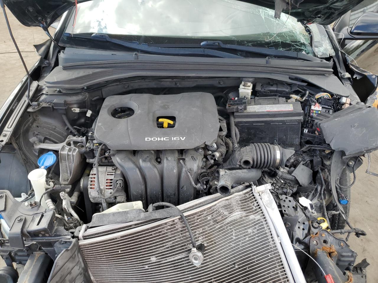 2017 Hyundai Elantra - Image 11