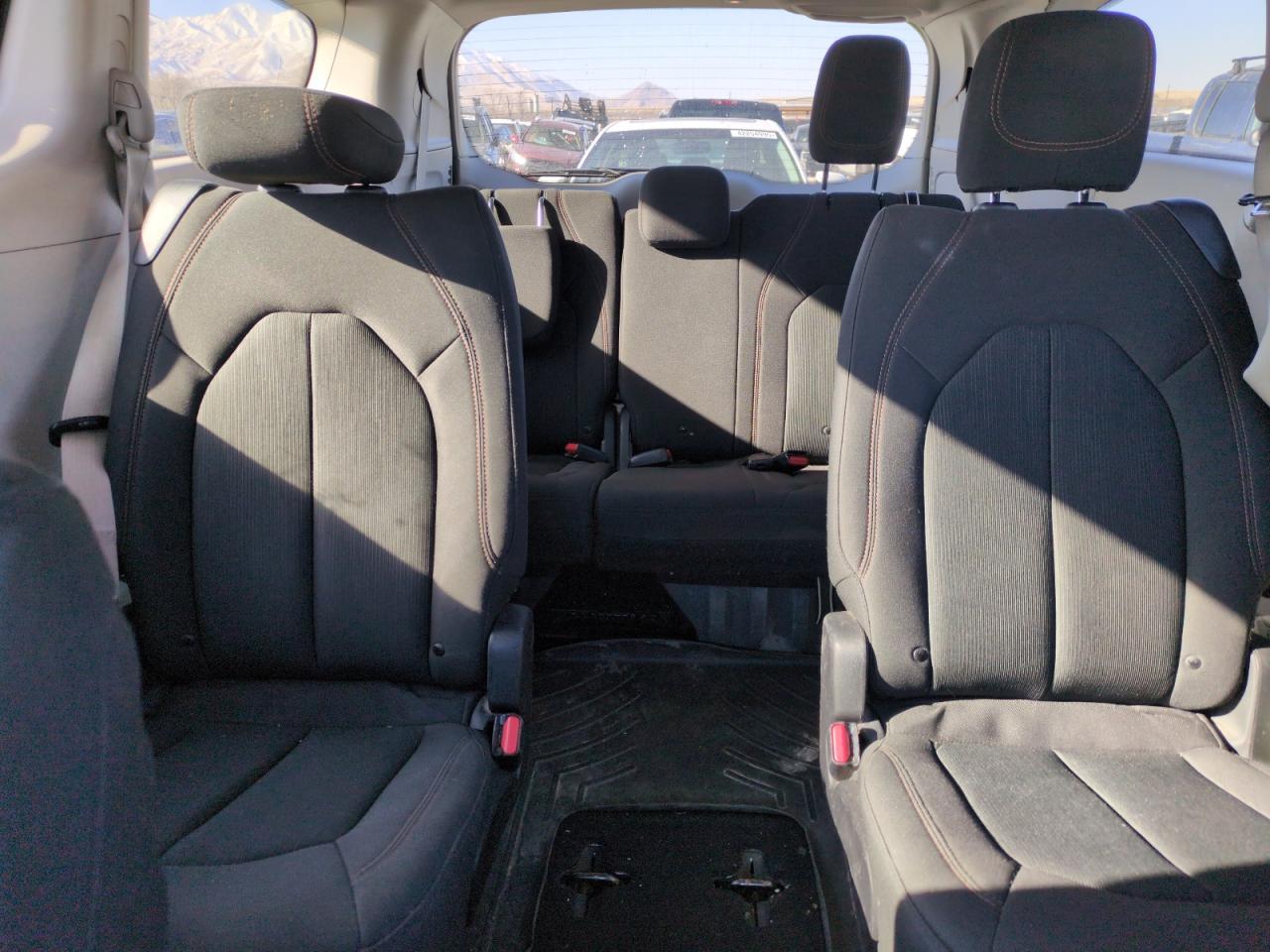 2019 Chrysler Pacifica - Image 10