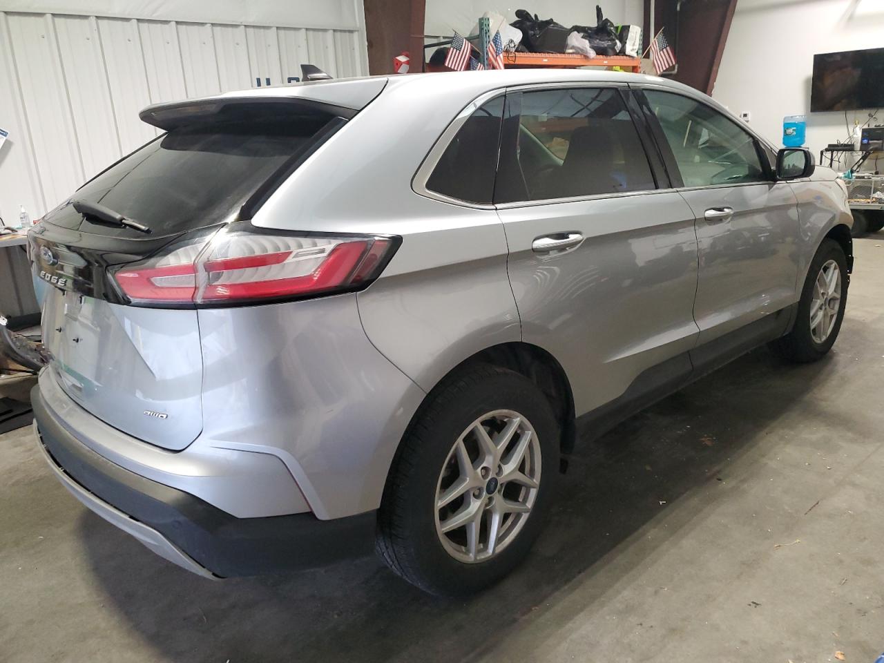 2022 Ford Edge - Image 3