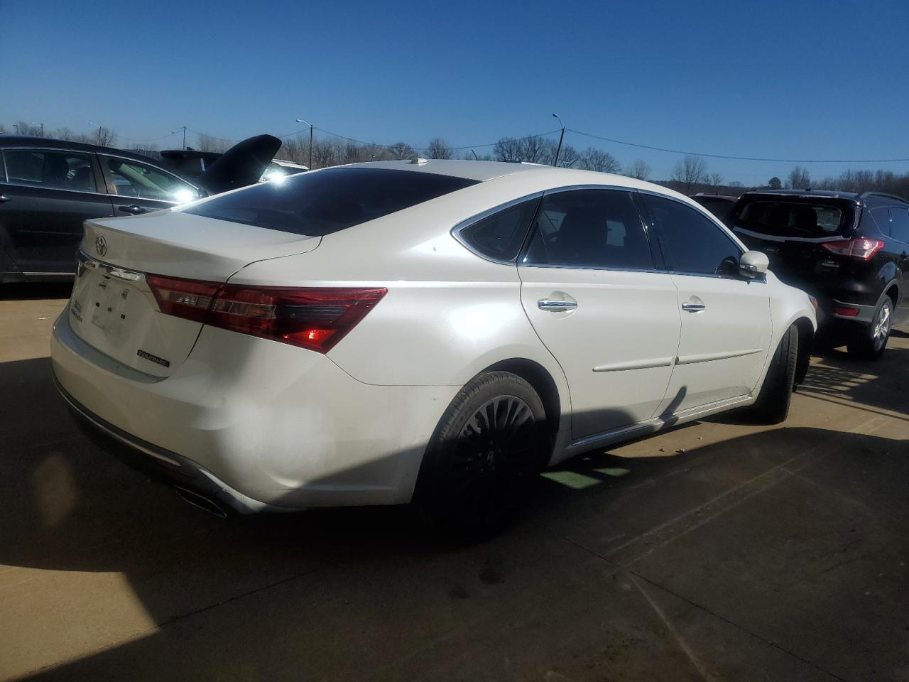 2016 Toyota Avalon - Image 3