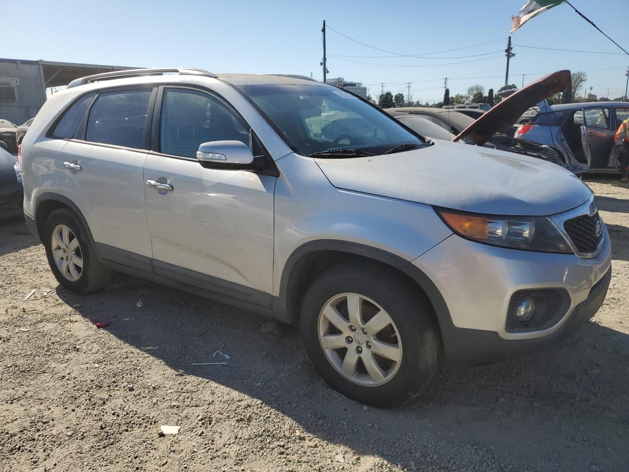 VIN 5XYKT3A6XDG342236 2013 KIA SORENTO no.4