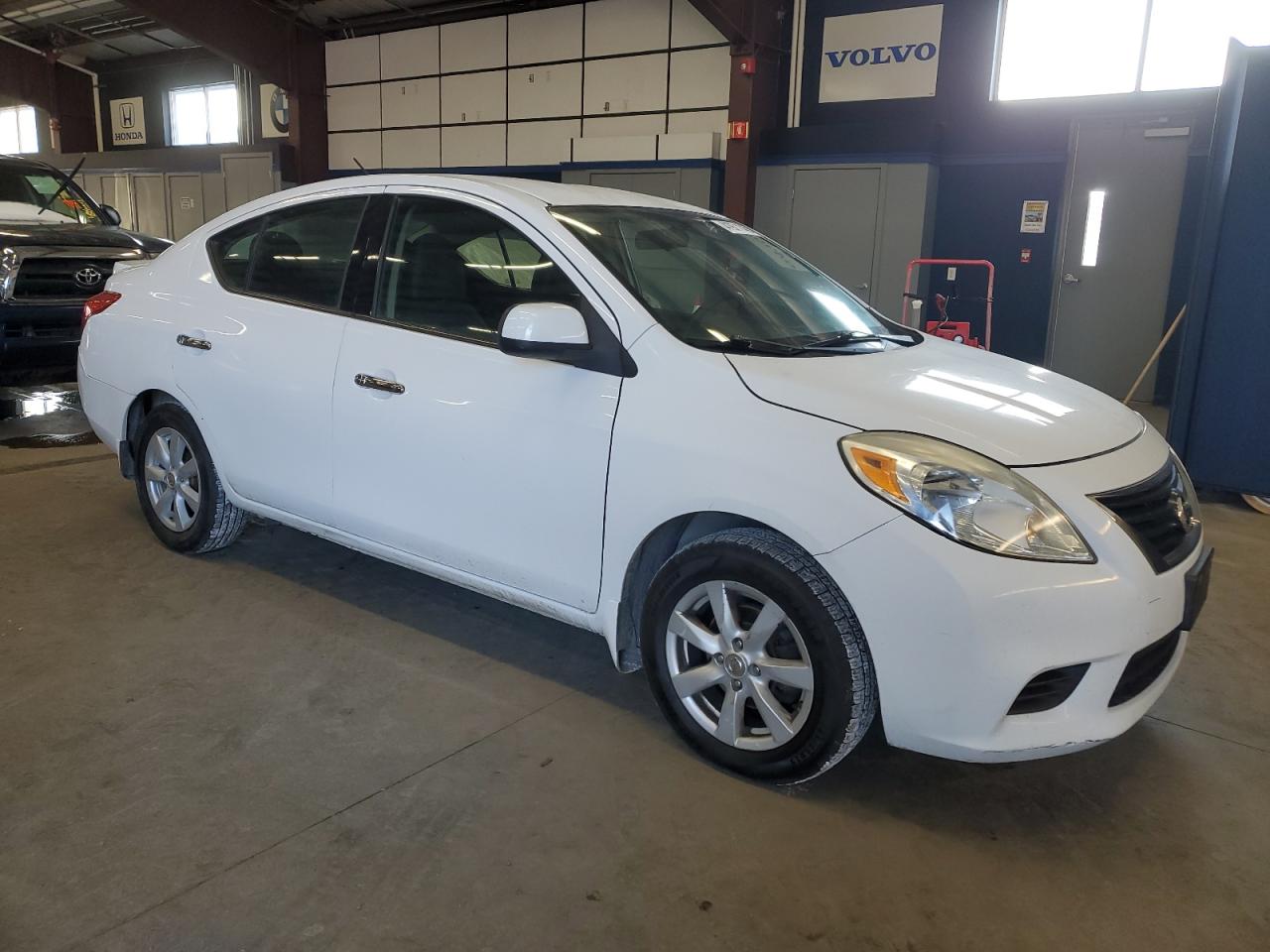 2014 Nissan Versa - Image 4