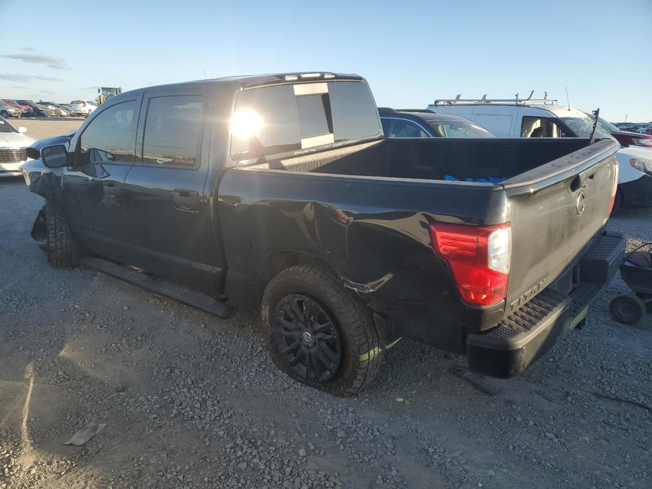 2018 Nissan Titan - Image 2