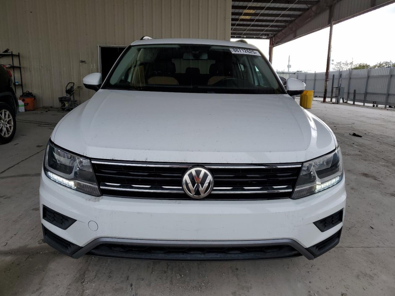 2018 Volkswagen Tiguan - Image 5