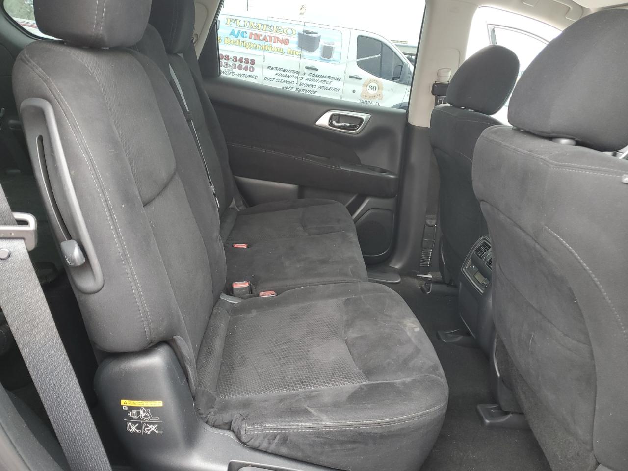 2014 Nissan Pathfinder - Image 11