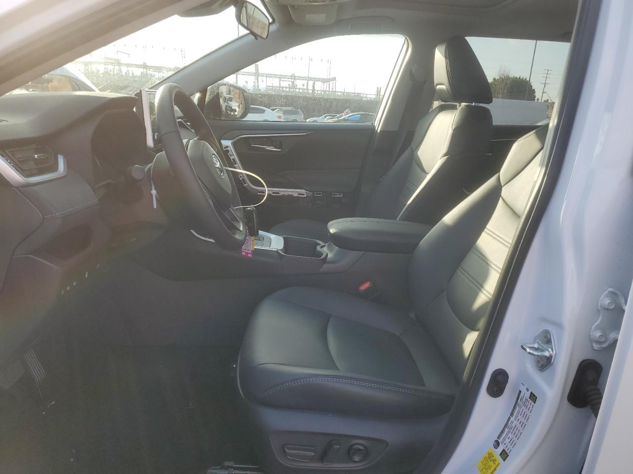 2024 Toyota RAV 4 - Image 7