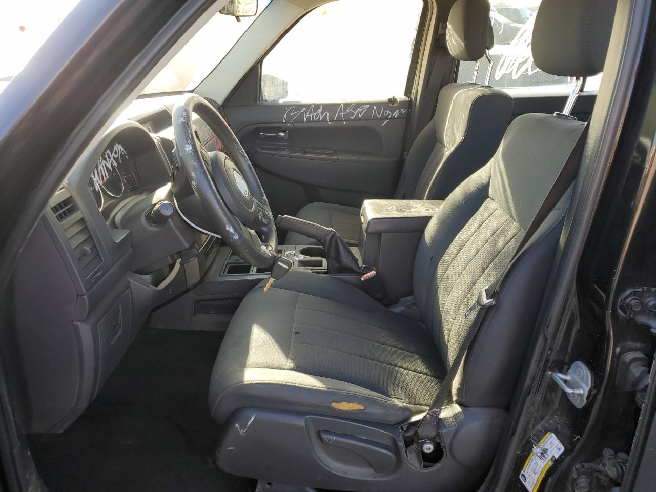 2012 Jeep Liberty (North America) - Image 7