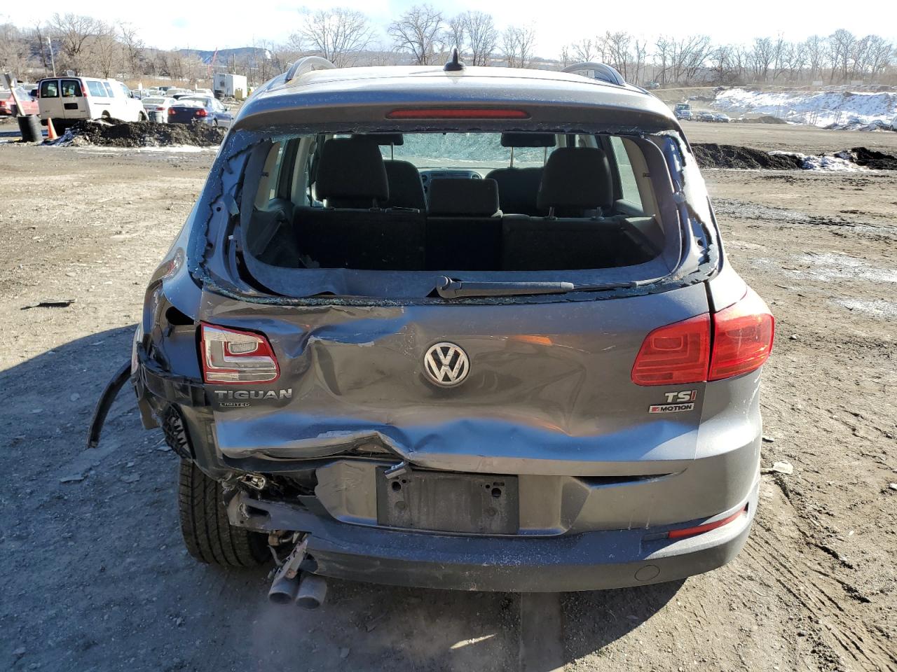 2018 Volkswagen Tiguan - Image 6
