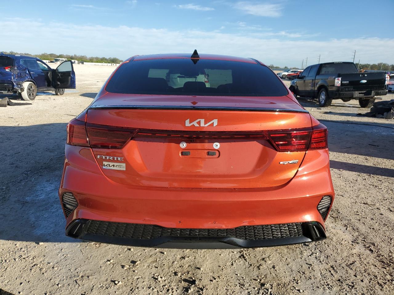 2023 Kia Forte - Image 6