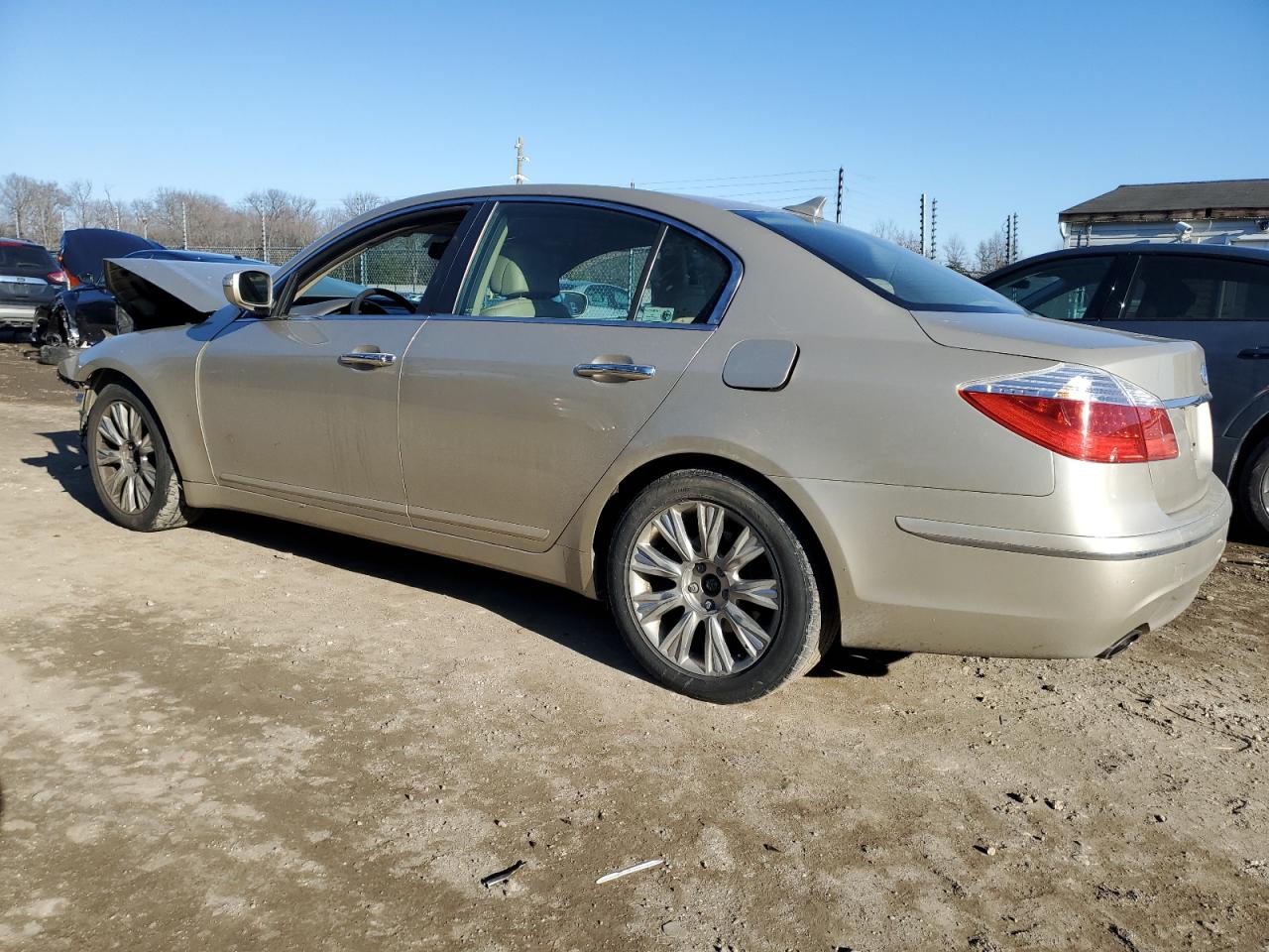 2010 Hyundai Genesis - Image 2
