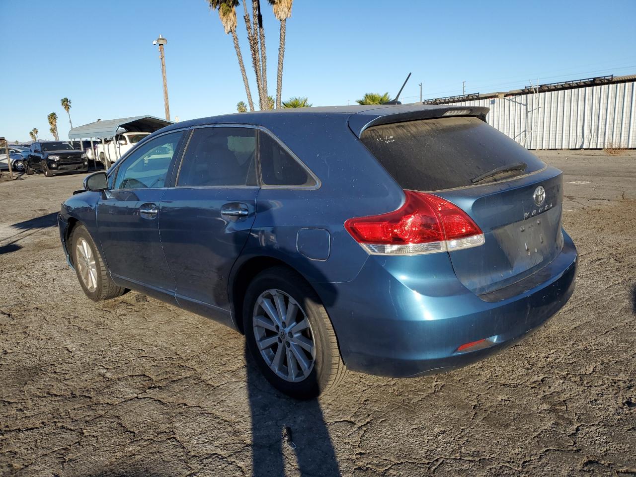 2012 Toyota Venza - Image 2